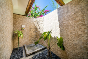 outsideshowerbali